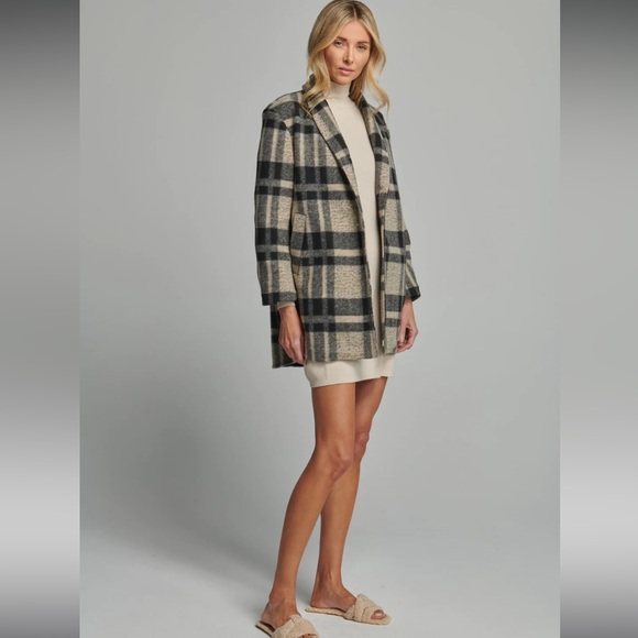 Sundays Owen Coat in Black Plaid Compact - Picture 4 of 13